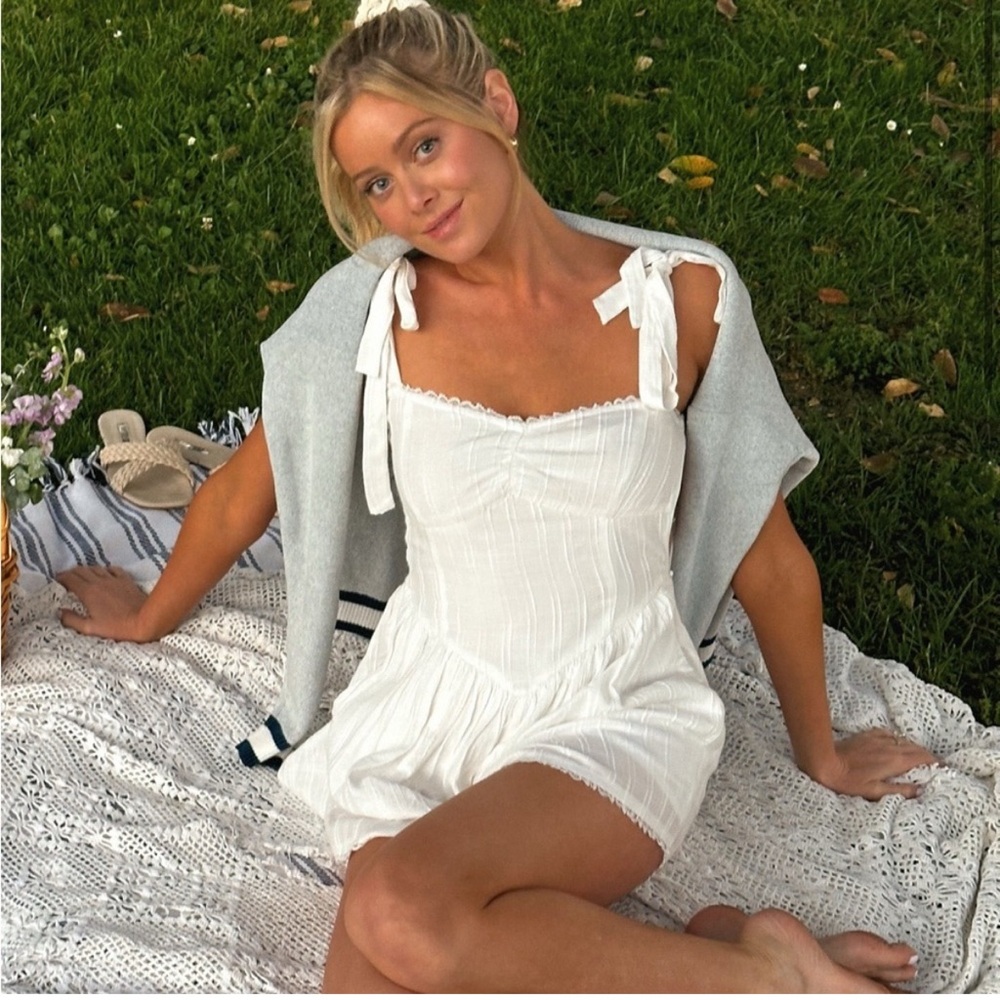SHOW ME YOUR MUMU Regal Romper In White | size Medium